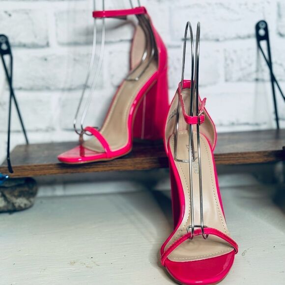 Bella Marie Hot Pink Patent High Block Heels 
Size 6 👠 🩷 - Picture 10 of 11